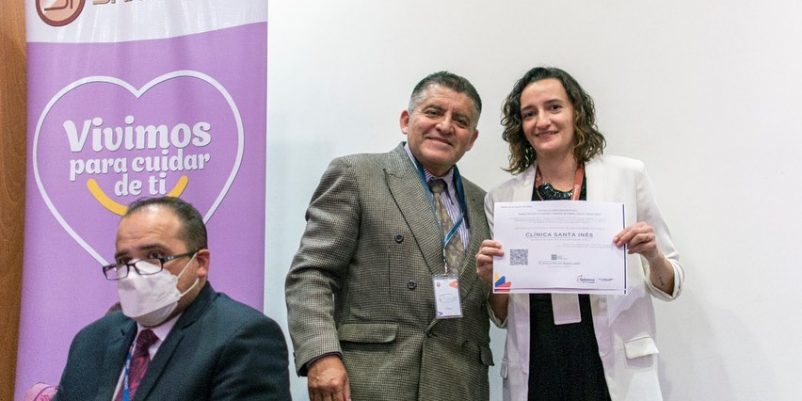 Entrega de certificación por parte del INDOT para realizar trasplantes de Córnea en nuestro Hospital de Cuenca